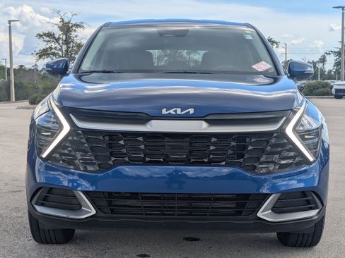 Used 2024 Kia Sportage EX image 2