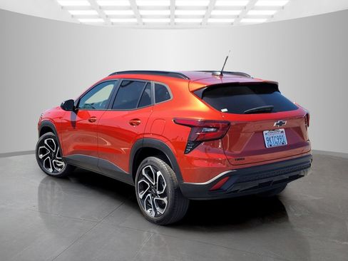 Used 2024 Chevrolet Trax RS FWD image 7
