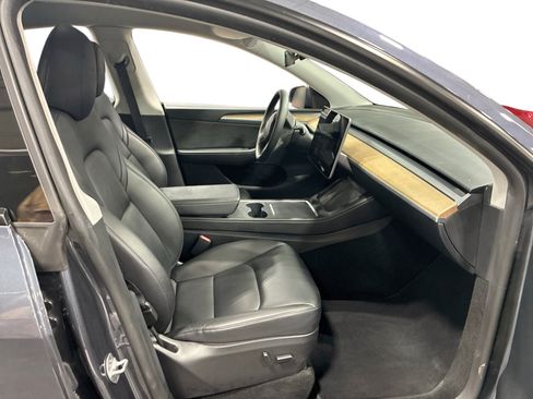 Certified 2023 Tesla Model Y AWD image 13
