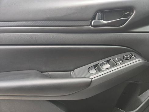 Used 2025 Nissan Altima 2.5 S FWD image 25