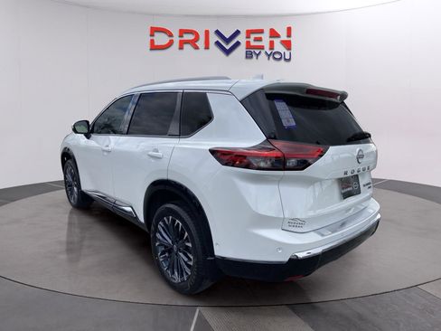 New 2026 Nissan Rogue Platinum w/ Tech Package image 3