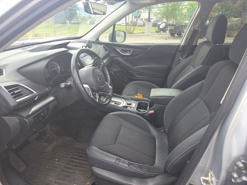 Used 2019 Subaru Forester Premium AWD/4WD image 11