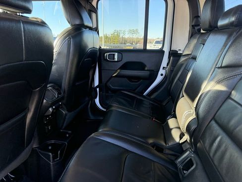 Used 2021 Jeep Gladiator Overland w/ Popular Equipment Package image 23