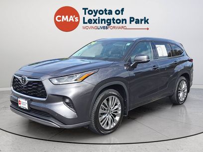 Used 2024 Toyota Highlander Platinum