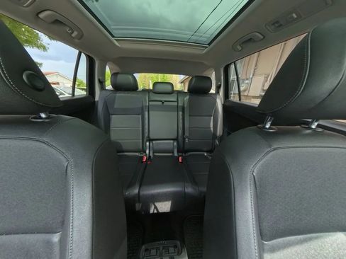 Used 2020 Volkswagen Tiguan SE image 27