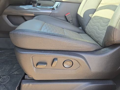 Used 2025 Chevrolet Silverado 1500 ZR2 w/ Technology Package image 24