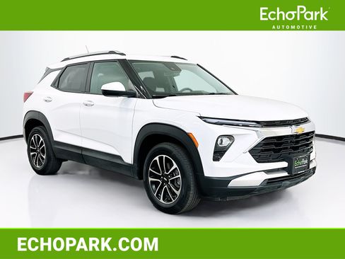 Used 2025 Chevrolet TrailBlazer LT AWD/4WD image 1