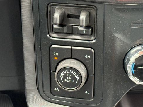 Used 2025 Ford F150 Platinum w/ Equipment Group 702A High AWD/4WD image 22