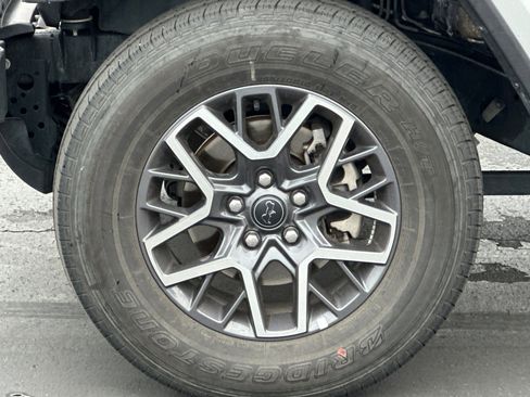 Used 2025 Jeep Wrangler Sahara image 44