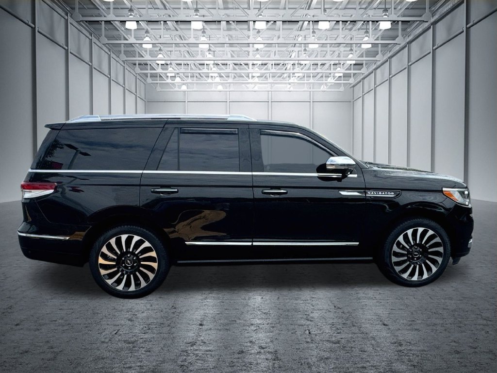Used 2022 Lincoln Navigator Black Label AWD/4WD image 10