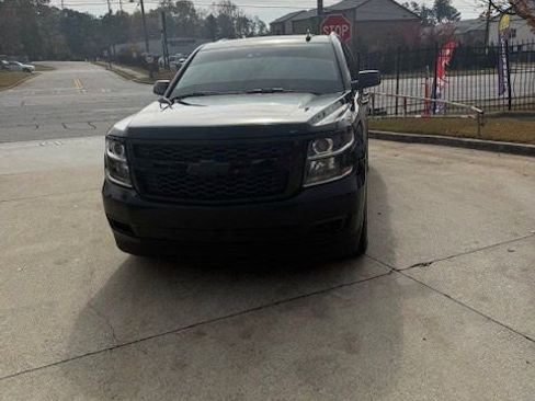 Used 2019 Chevrolet Suburban LT image 3