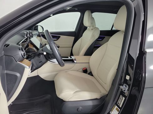 Used 2024 Mercedes-Benz GLC 300 4MATIC image 16