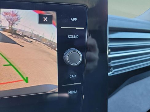 Used 2025 Volkswagen Jetta SE image 27