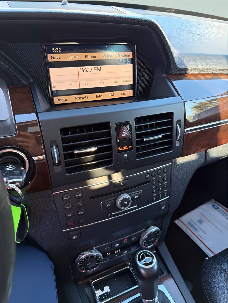 Used 2012 Mercedes-Benz GLK 350 4MATIC image 3