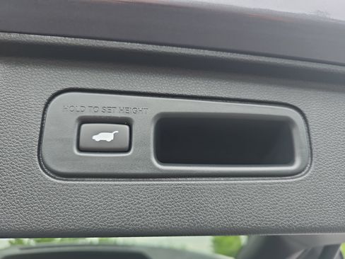Used 2023 Honda Pilot Touring image 14