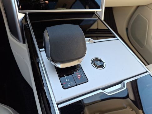 New 2026 Land Rover Range Rover SE image 10