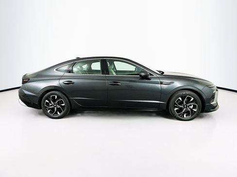 Used 2025 Hyundai Sonata SEL FWD image 10
