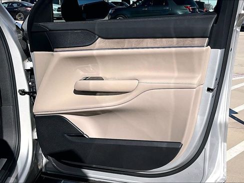 Certified 2025 Volvo EX90 Ultra image 26