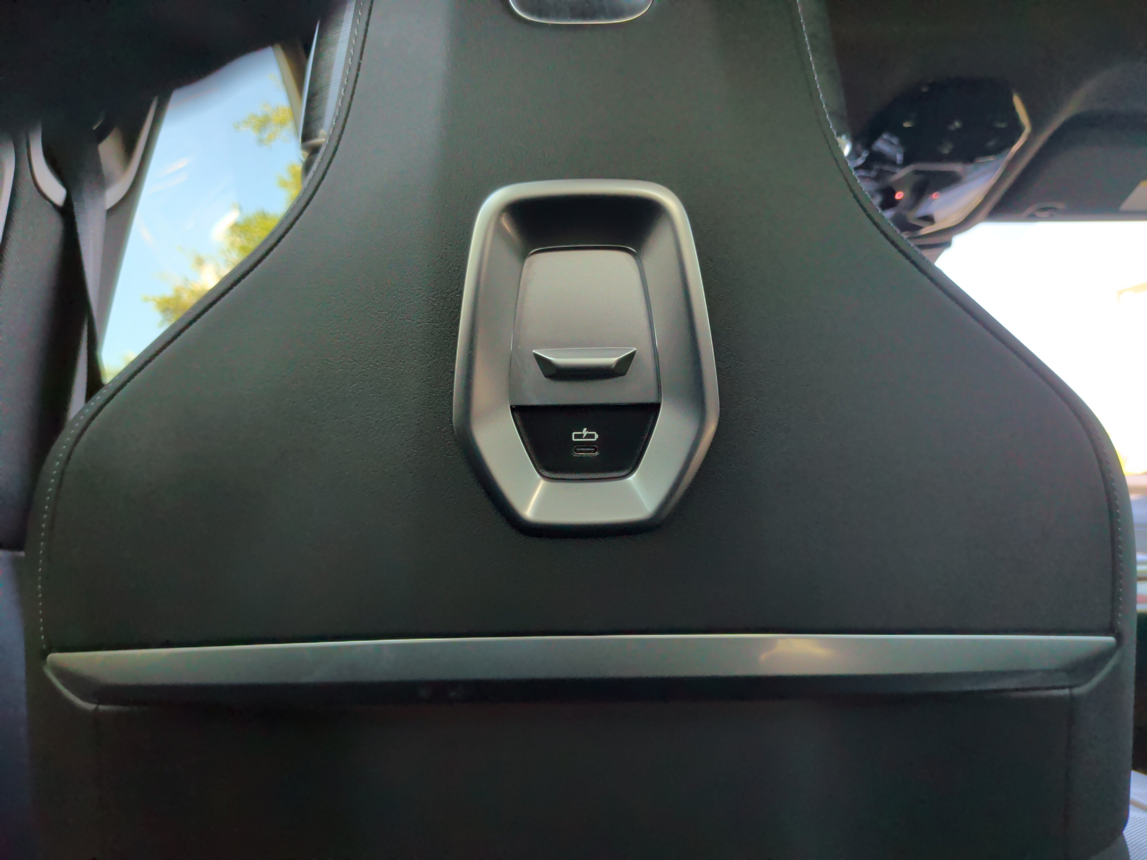 Used 2024 BMW i7 eDrive50 w/ M Sport Package RWD image 36
