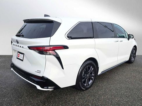 Certified 2024 Toyota Sienna XSE image 3
