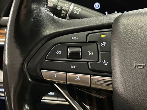 Used 2022 Cadillac Escalade Premium Luxury w/ LPO, Illumination Package image 26