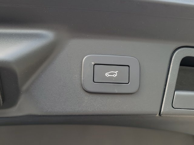 Used 2024 Land Rover Range Rover Velar Dynamic SE AWD/4WD image 10