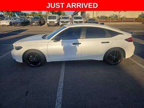 Used 2025 Honda Civic Sport image 4