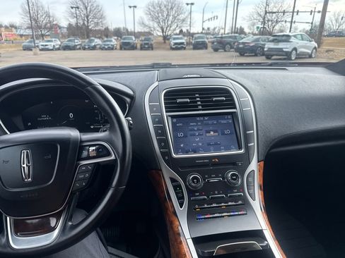 Used 2020 Lincoln Nautilus Reserve image 17