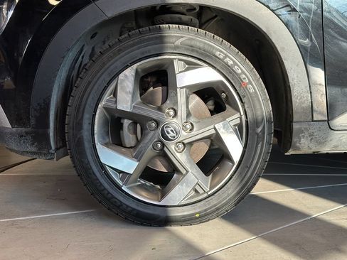 Used 2022 Hyundai Venue SEL FWD image 26