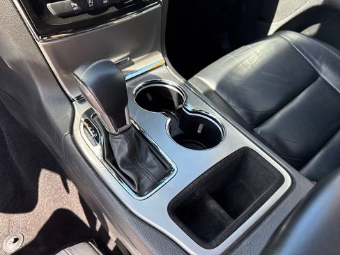 Used 2022 Jeep Grand Cherokee Limited RWD image 24