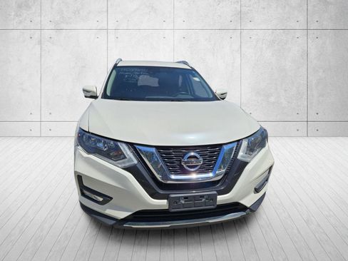 Used 2017 Nissan Rogue SL FWD image 4