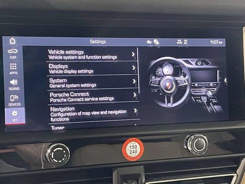 Certified 2026 Porsche Macan AWD/4WD image 32