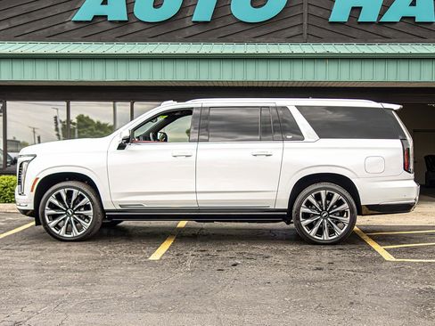 Used 2025 Cadillac Escalade ESV Premium Luxury w/ Touring Package AWD/4WD image 6