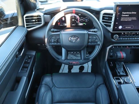 Used 2025 Toyota Sequoia Platinum image 10