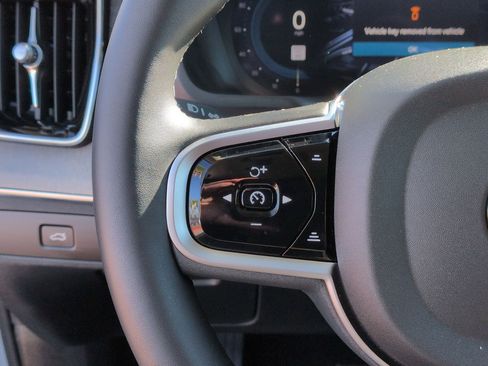 Used 2025 Volvo XC90 B5 Ultra w/ Protection Package Premier image 19