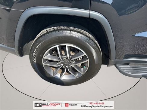 Used 2022 Jeep Grand Cherokee Limited w/ Trailer Tow Group IV image 19