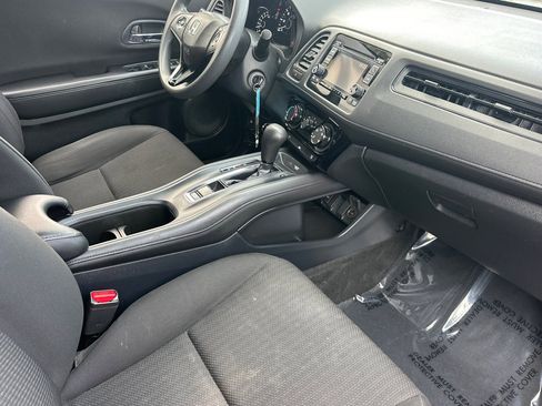 Used 2016 Honda HR-V LX image 31