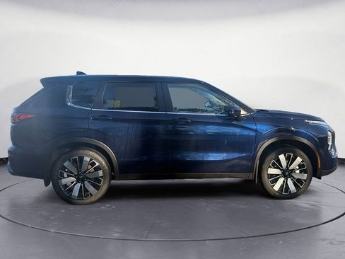 New 2026 Mitsubishi Outlander SE image 6