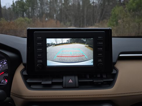 Used 2019 Toyota RAV4 XLE image 22