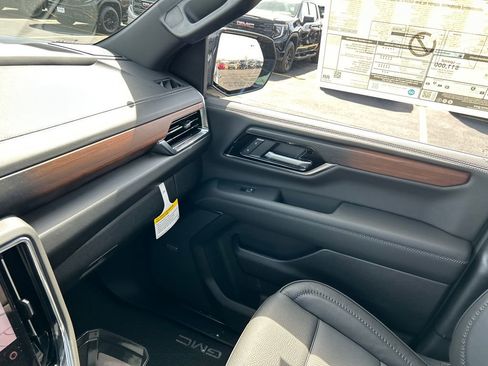 New 2026 GMC Yukon XL Denali w/ Denali Reserve Package image 29