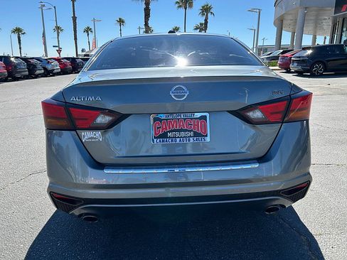 Used 2019 Nissan Altima 2.5 SR FWD image 6