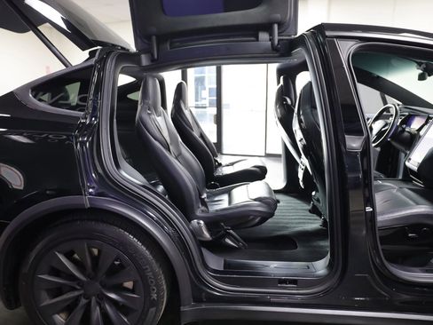 Used 2016 Tesla Model X 75D image 33