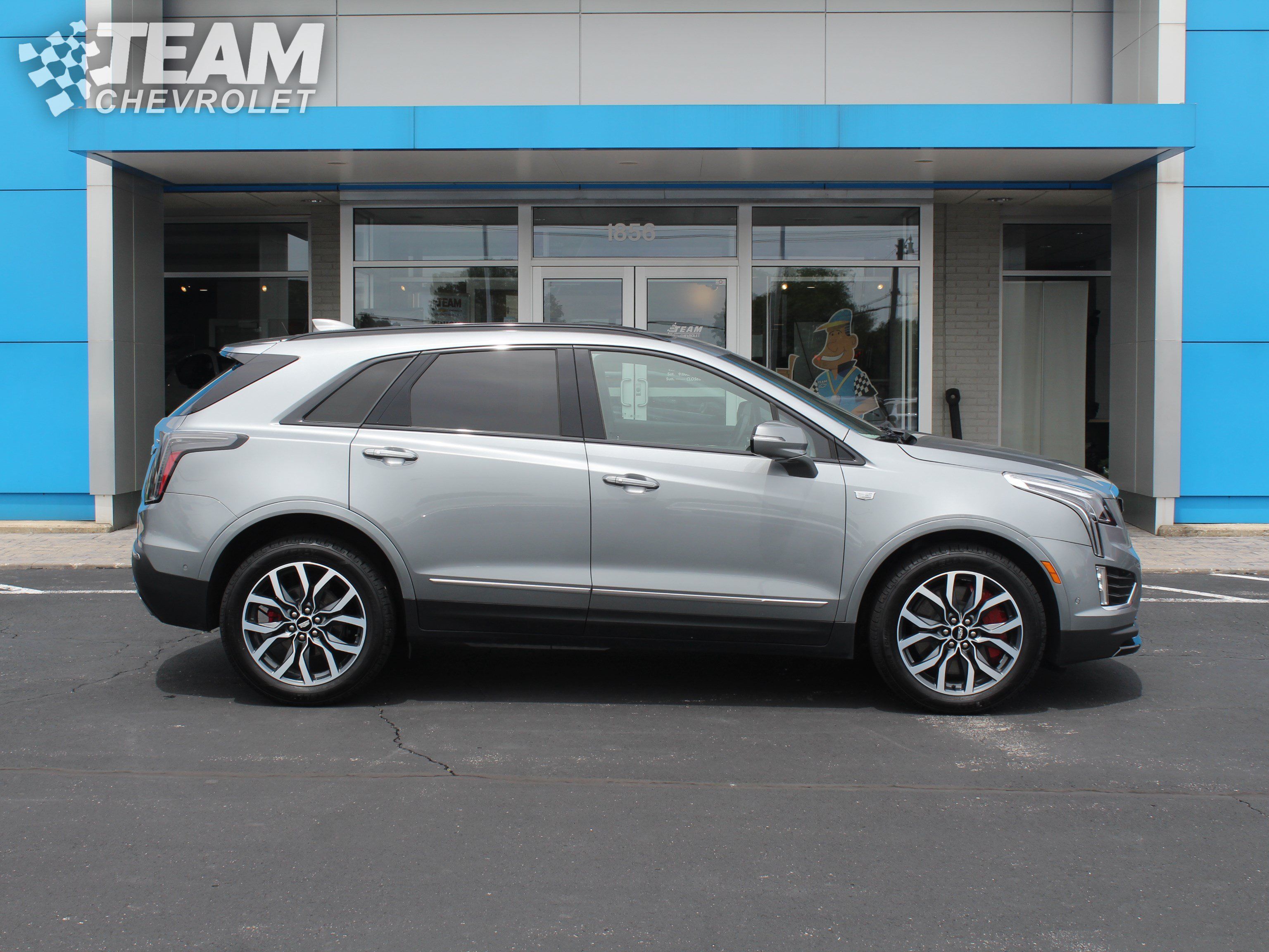 Used 2024 Cadillac XT5 Sportv w/ Technology Package AWD/4WD image 3