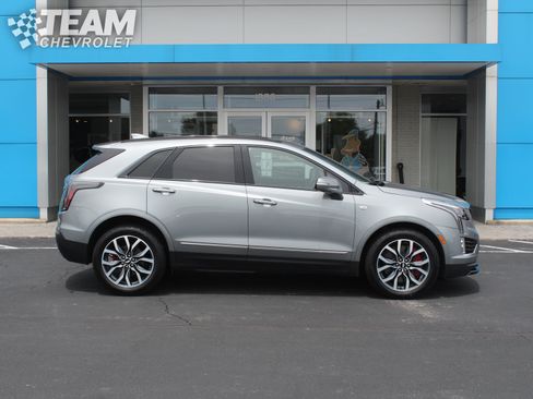 Used 2024 Cadillac XT5 Sportv w/ Technology Package AWD/4WD image 3