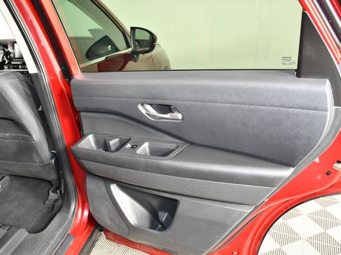 Used 2022 Nissan Pathfinder SV image 41