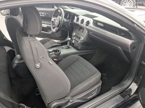 Used 2017 Ford Mustang Coupe RWD image 30