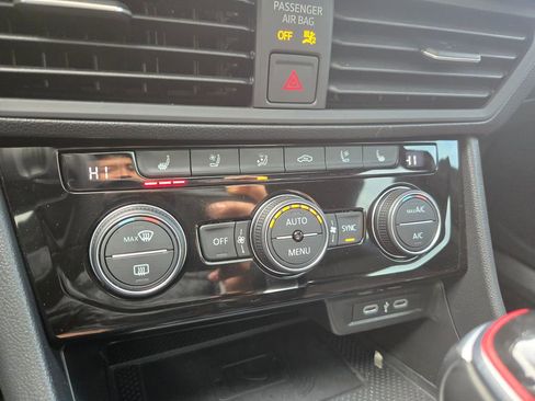 Used 2024 Volkswagen Jetta GLI Autobahn image 16