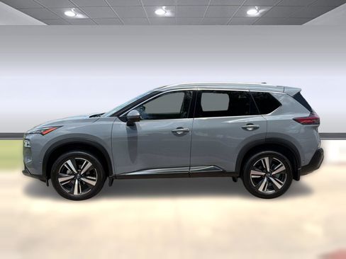 Used 2023 Nissan Rogue SL w/ SL Premium Package FWD image 2