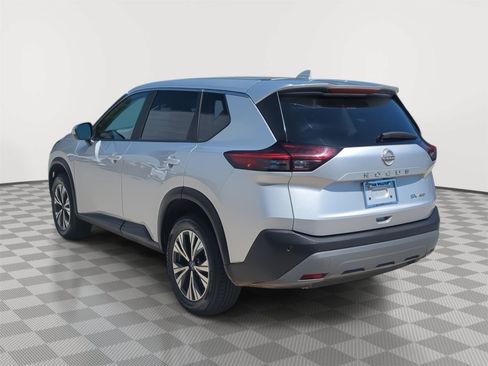 Used 2023 Nissan Rogue SV AWD/4WD image 3