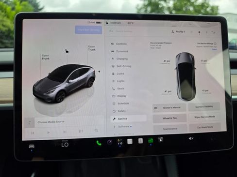 Used 2025 Tesla Model Y Long Range AWD/4WD image 54